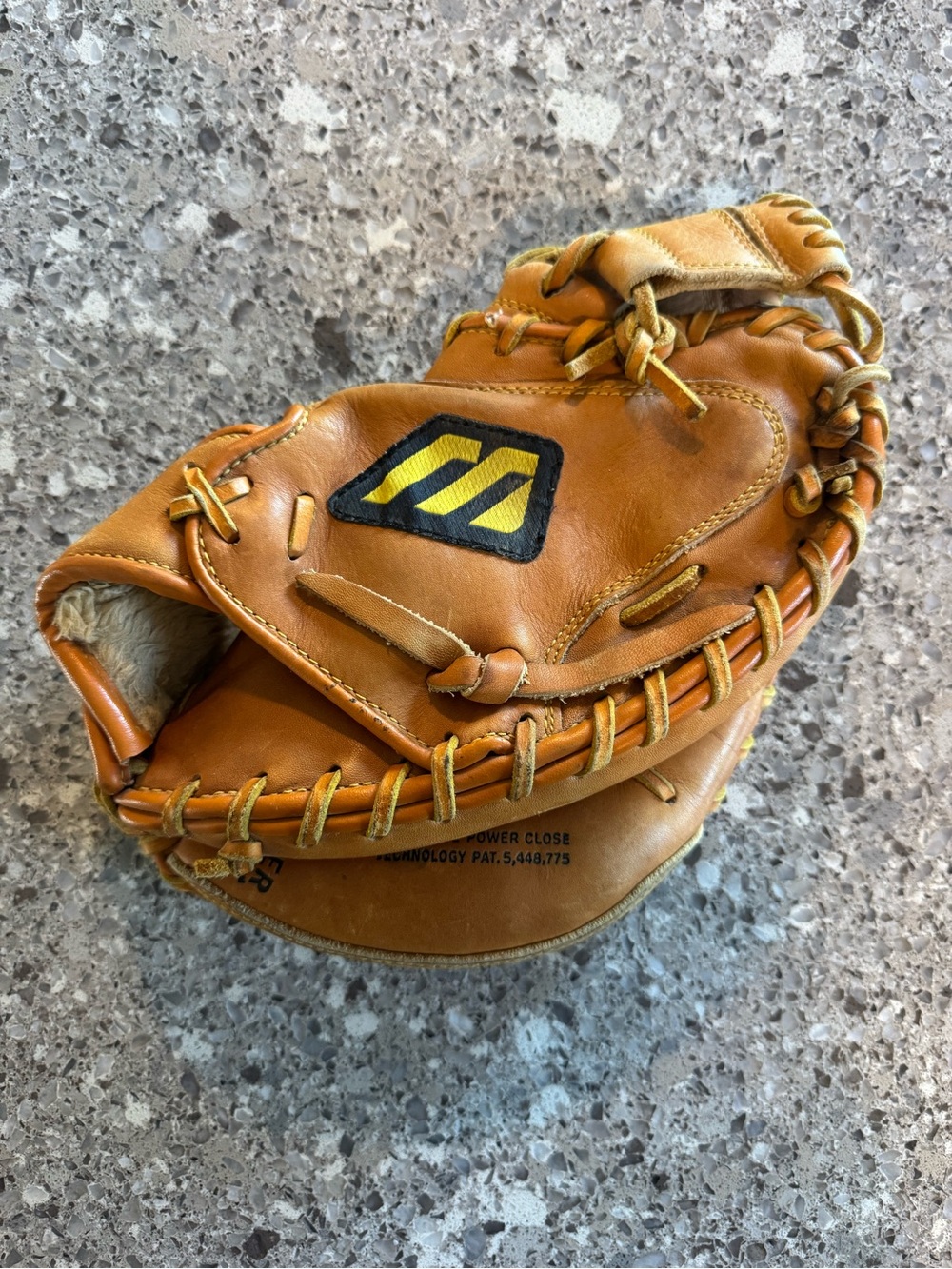 Mizuno MPR C001 Prospect Youth Baseball Catcher’s Mitt Power Close US Steerhide